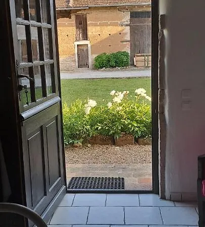 D Hotes Proche Macon Nocleg ze śniadaniem
