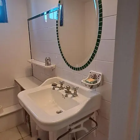 Bed & Breakfast D Hotes Near Macon With Secure Parking 3*