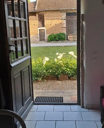 D Hotes Proche Macon Bed & Breakfast